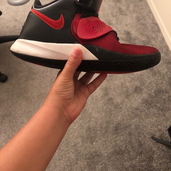 Kyrie flytrap 3 - Picture 2 of 4